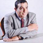 صورة د. طارق عبدالوهاب